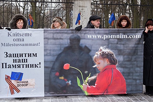 Эстонец, защищавший Бронзового солдата в Таллине, теперь защищает 9 Мая в ДНР