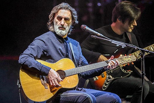 Бутусов выпустил сольный альбом "Плач Адама", над которым работал почти три года