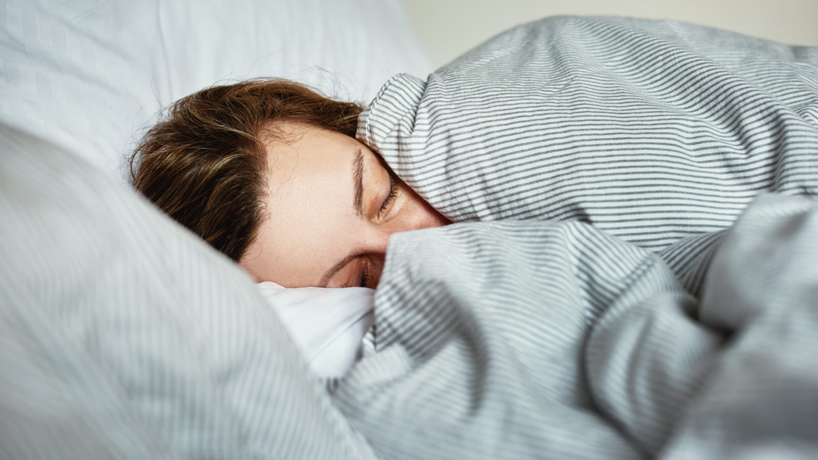 Сон бывший партнер. Сон бывший партнер. Приснился бывший парень к чему. Бессонница фото. Снится бывший парень.