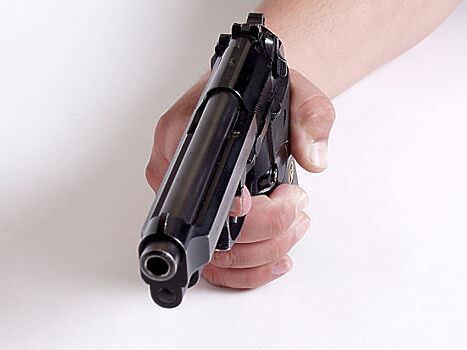 Будни «мажоров»: стрельба из игрушечного пистолета, обмороки в полиции