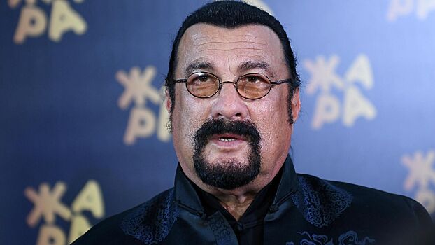 Стивен Сигал признался в любви к русскому Новому году