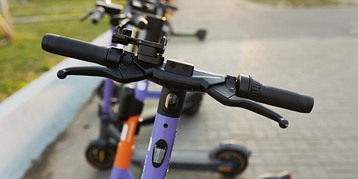 Полицейские Алма-Аты следят за порядком на электросамокатах