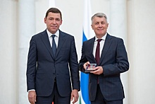 Топ-менеджер "Уральских авиалиний" удостоен почётного звания