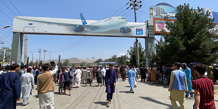 Прощай, Кабул: жители Афганистана и дипломаты в панике покидают столицу