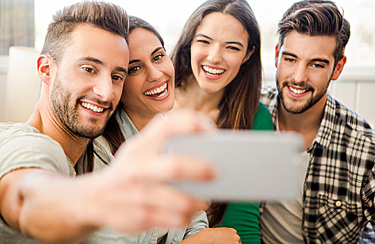 Российская молодежь откладывает взросление