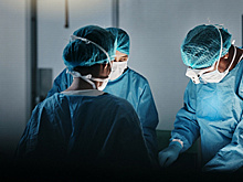 В Омане впервые провели операцию по удалению опухоли мозга в состоянии бодрствования