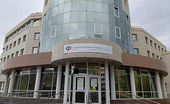 Курянам сообщили график получения пособий и пенсий в июле