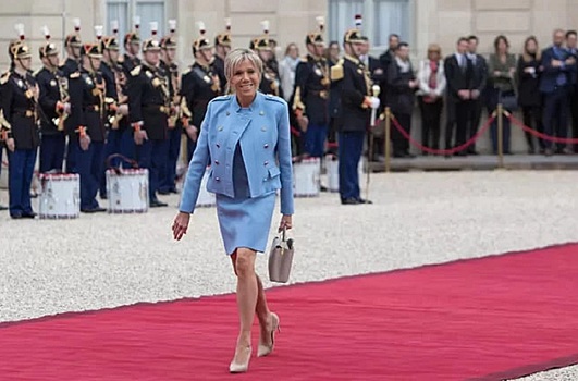 Тайна жены Макрона связана со Стэнфордским тюремным экспериментом? «Расследование века» продолжается