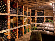 Почему российские виноделы вынуждены «выливать бренди в землю»?