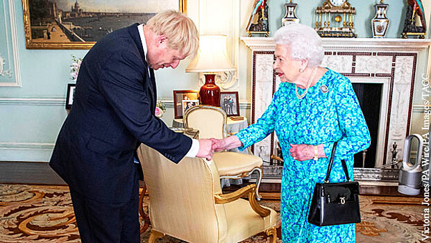 Британскую королеву вынуждают исполнять полномочия
