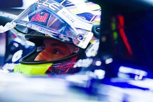 Red Bull досрочно завершил тесты из-за утечки жидкости