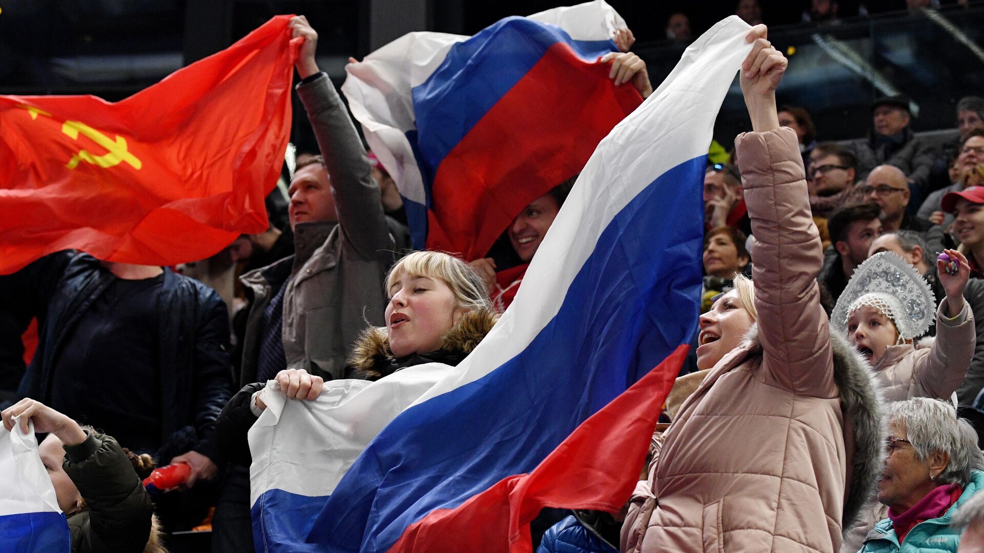 IIHF: У болельщиков отберут флаги России и Белоруссии в случае прохода на матчи ЧМ