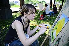 Занятие по живописи организуют в парке «Ручеек»