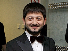 Михаилу Галустяну дали взятку в эфире шоу