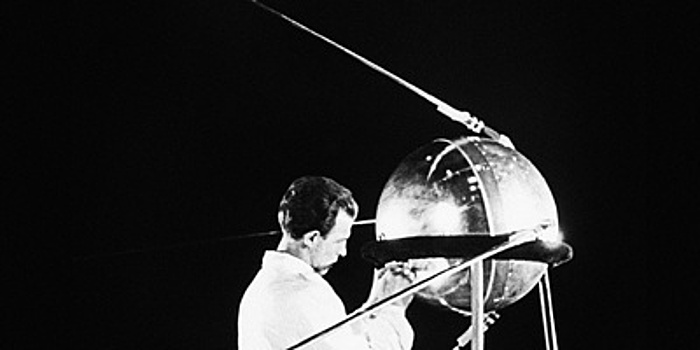 Объект "Д" против простейшего спутника. Почему первым на орбиту полетел не тот аппарат