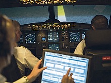 Авиакомпания «Россия» переучивает пилотов на суперджеты