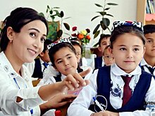 Власти Узбекистана планируют довести заработную плату учителей до тысячи долларов