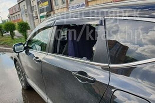 В Красноярске вновь обстреляли автомобиль
