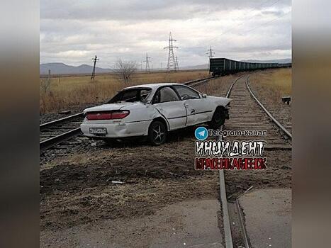 В Краснокаменске иномарка влетела в поезд