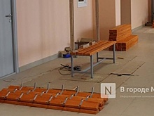 Работник павловского завода умер на скамейке в бытовке