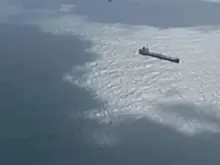 В Ормузском проливе тонет танкер