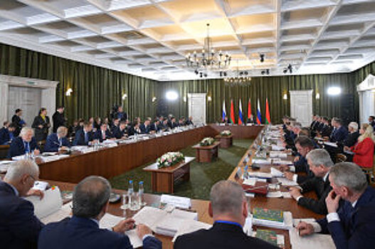 Медведев назвал варианты развития интеграционного проекта с Беларусью