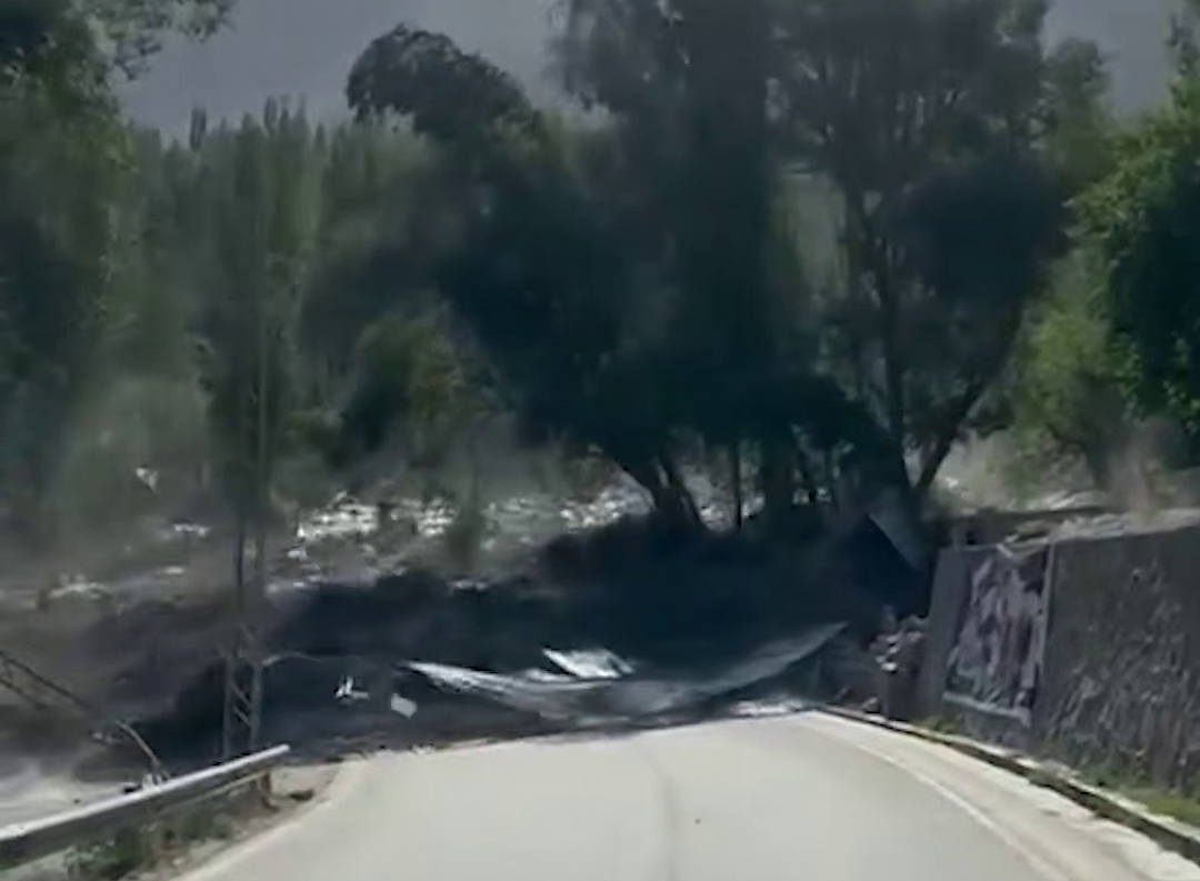 Появилось видео жуткого оползня в Пакистане