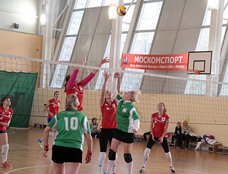 Спортсменки из Щукина стали серебряными призерами городского этапа соревнований по волейболу