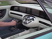 В Сети показали классический Mercedes без руля и педалей