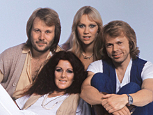 Как выглядит в старости брюнетка из «АББА»