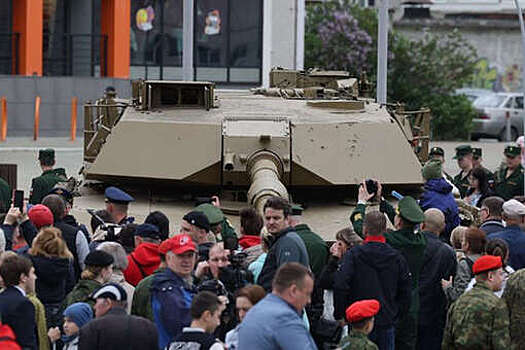 "Единая Россия" и Центральный военный округ запустили выставку трофеев СВО