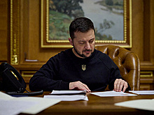 Зеленский продлил военное положение, Канада прислала танк. Ситуация вокруг Украины