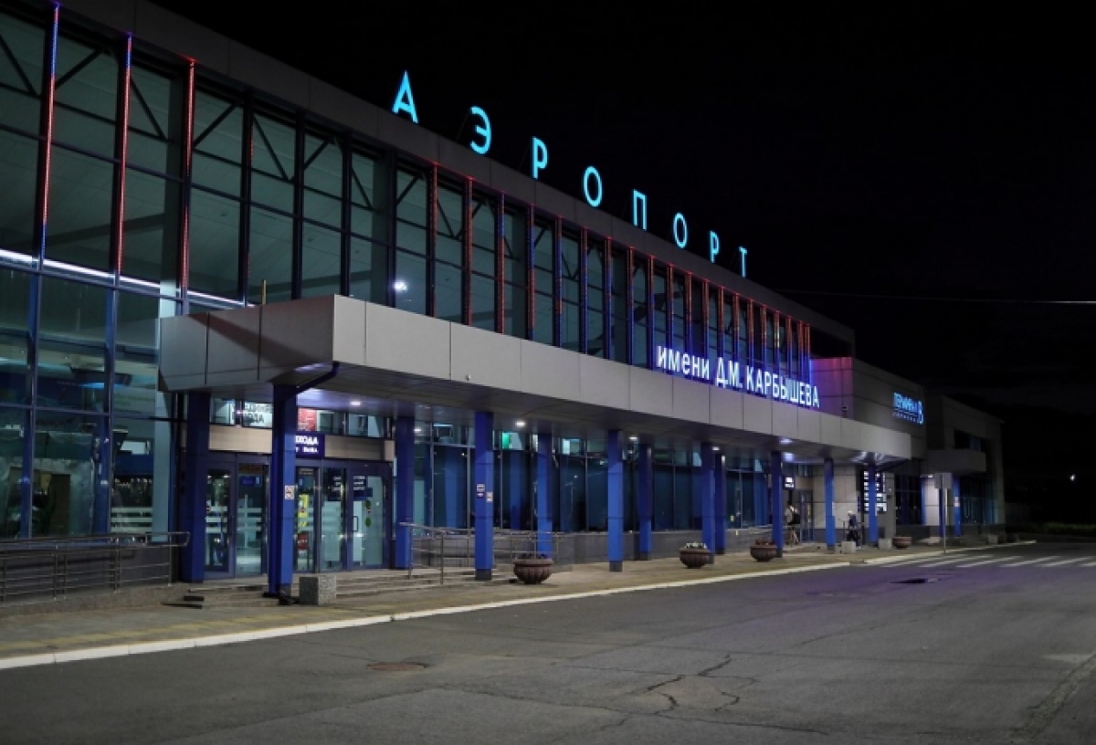 Утром омский аэропорт оцепили из-за угрозы взрыва