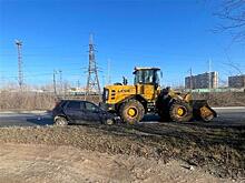 В Тольятти автомобилистка врезалась в погрузчик