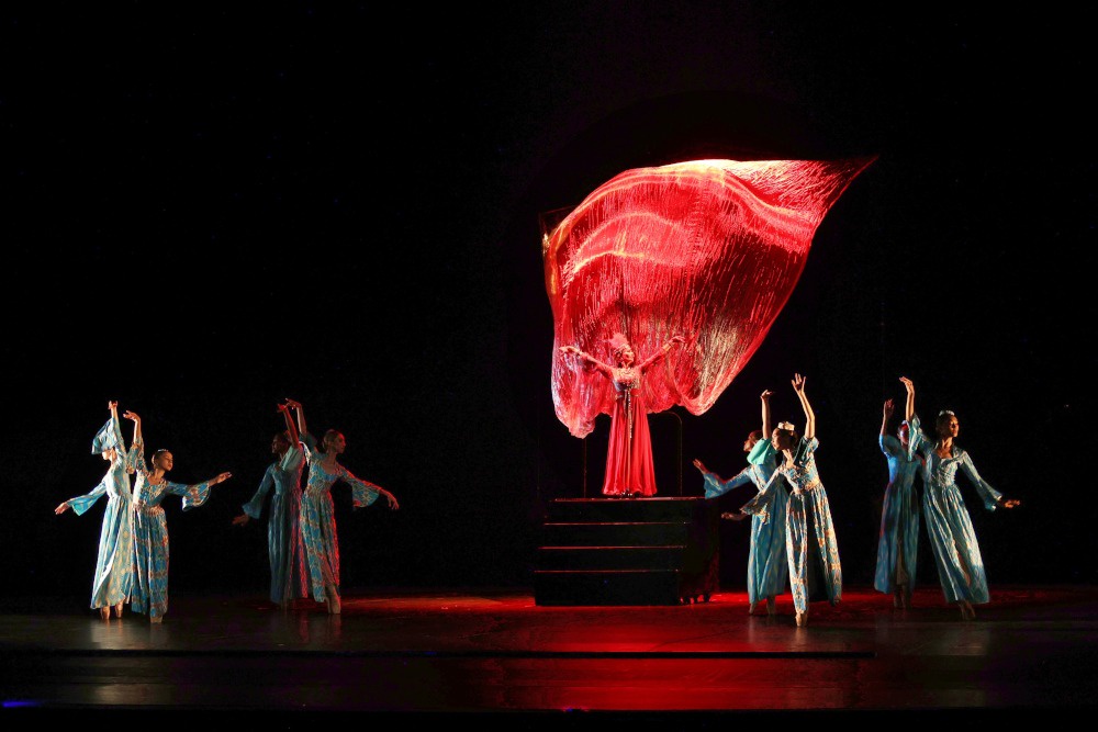 Большой театр Узбекистана показал в Москве «Лазги. Танец души и любви»