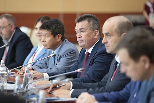 Экс-губернатор Приморья Миклушевский заявил, что в стране надо уменьшать количество вузов