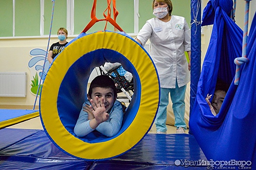На кончиках пальцев: в Детском хосписе Екатеринбурга появилась сенсорная комната