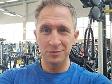 Оскар Кучера привел годовалого сына в тренажерный зал