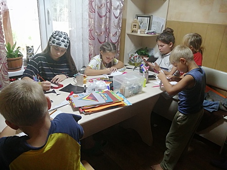 «Главное, что мы живы!»: многодетная семья из Вознесенского района обустраивается на новом месте после пожара