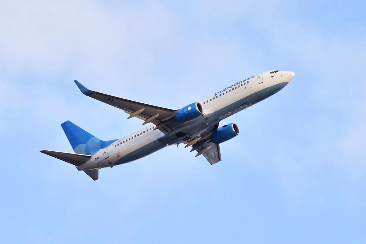 Рейс из Челябинска в Москву задержали на 11 часов по техническим причинам, пассажиры ждут вылета