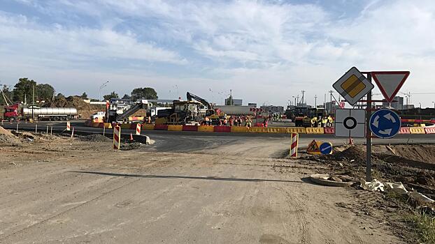 Знаки кругового движения появились на строящемся кольце в районе ул. Конева