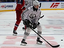 Нападающий «Трактора» Рыков рассказал о ювелирном бизнесе своих родителей