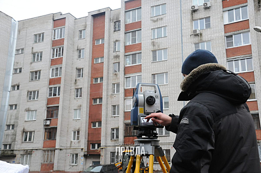 Треснувшую многоэтажку на улице Ломоносова в Нижнем Новгороде готовят к сносу