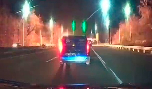 Огненный шар: момент взрыва Mercedes в центре Киева попал на видео