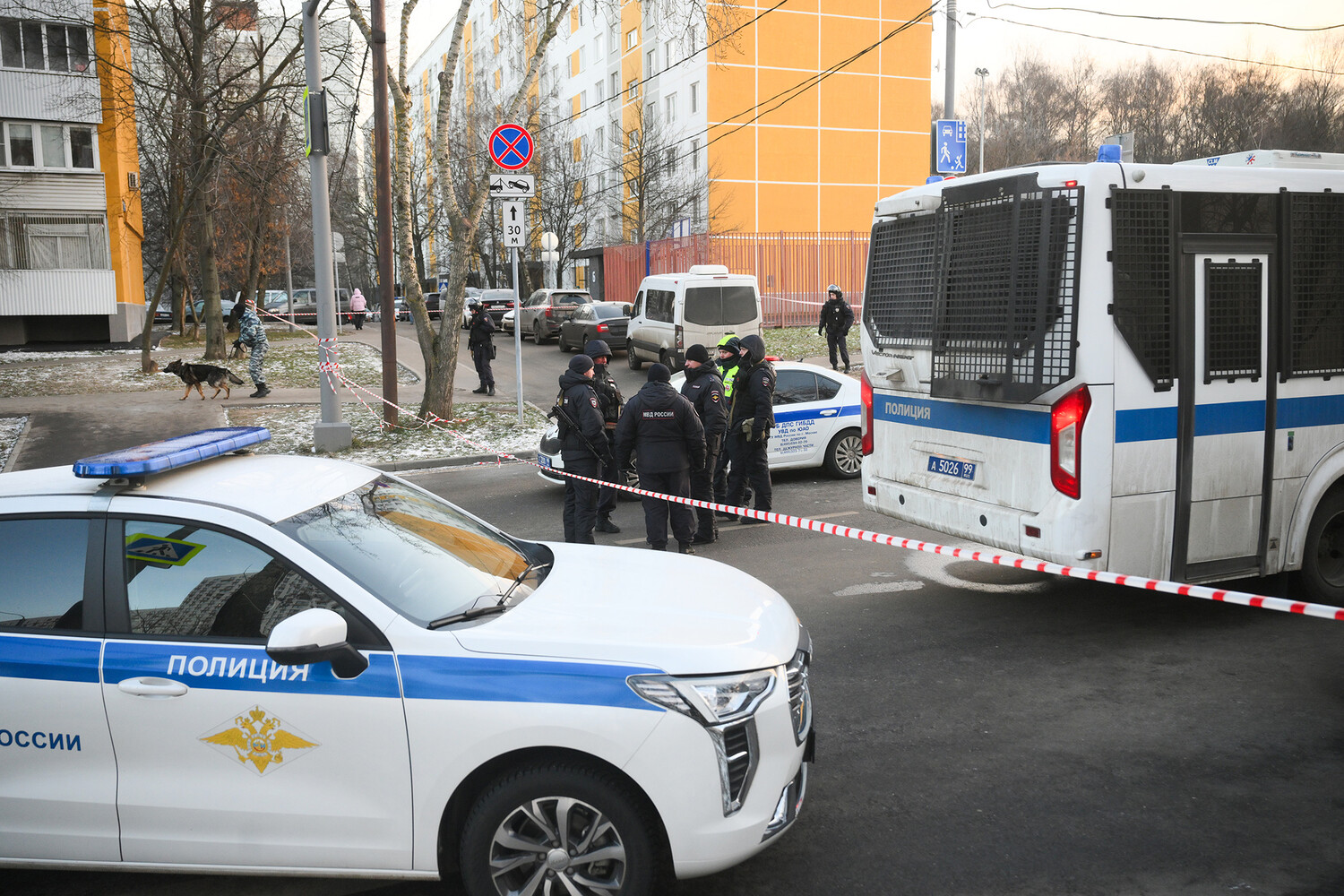 СК РФ: трех человек арестовали после подрыва двух полицейских в Москве