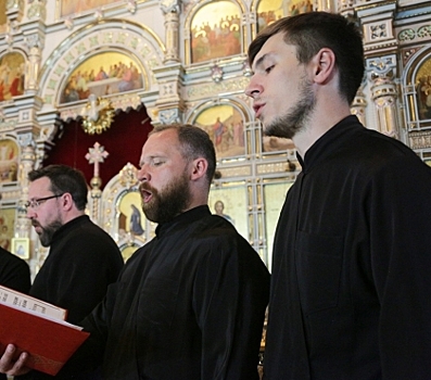 В Челябинске церковный хор исполнил гимн России