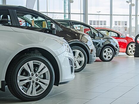 Эксперты объяснили падение продаж новых автомобилей в РФ
