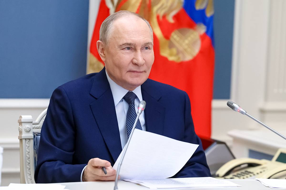 Мать заснувших на встрече с Путиным девочек объяснилась - EuroPress.news