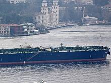 Босфор перекрыли из-за следовавшего в Россию судна