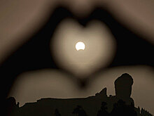 Главное за неделю: отставки, школьная форма и полное затмение